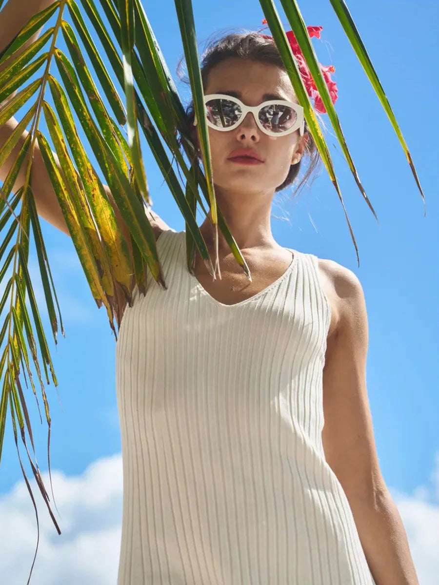 Vestido largo acanalado con escote en V