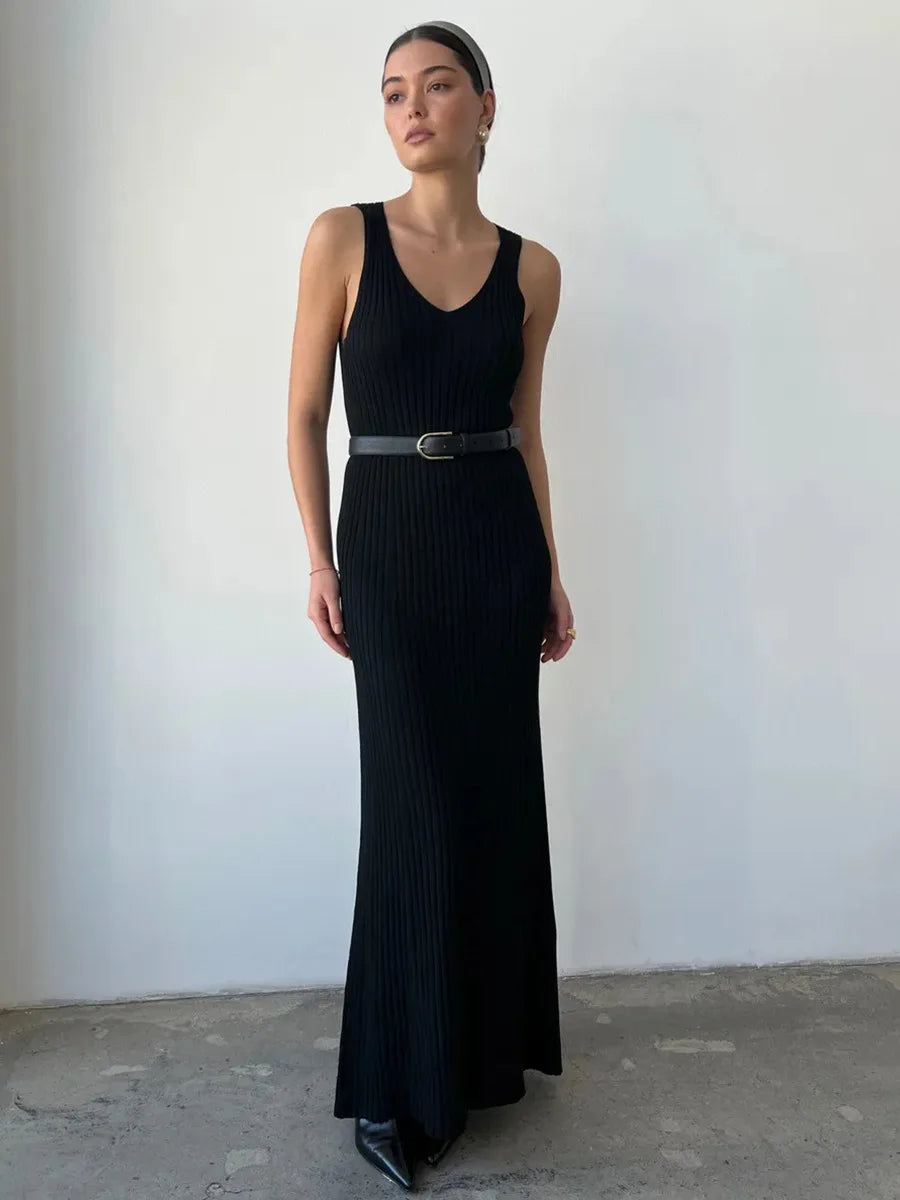 Vestido largo acanalado con escote en V