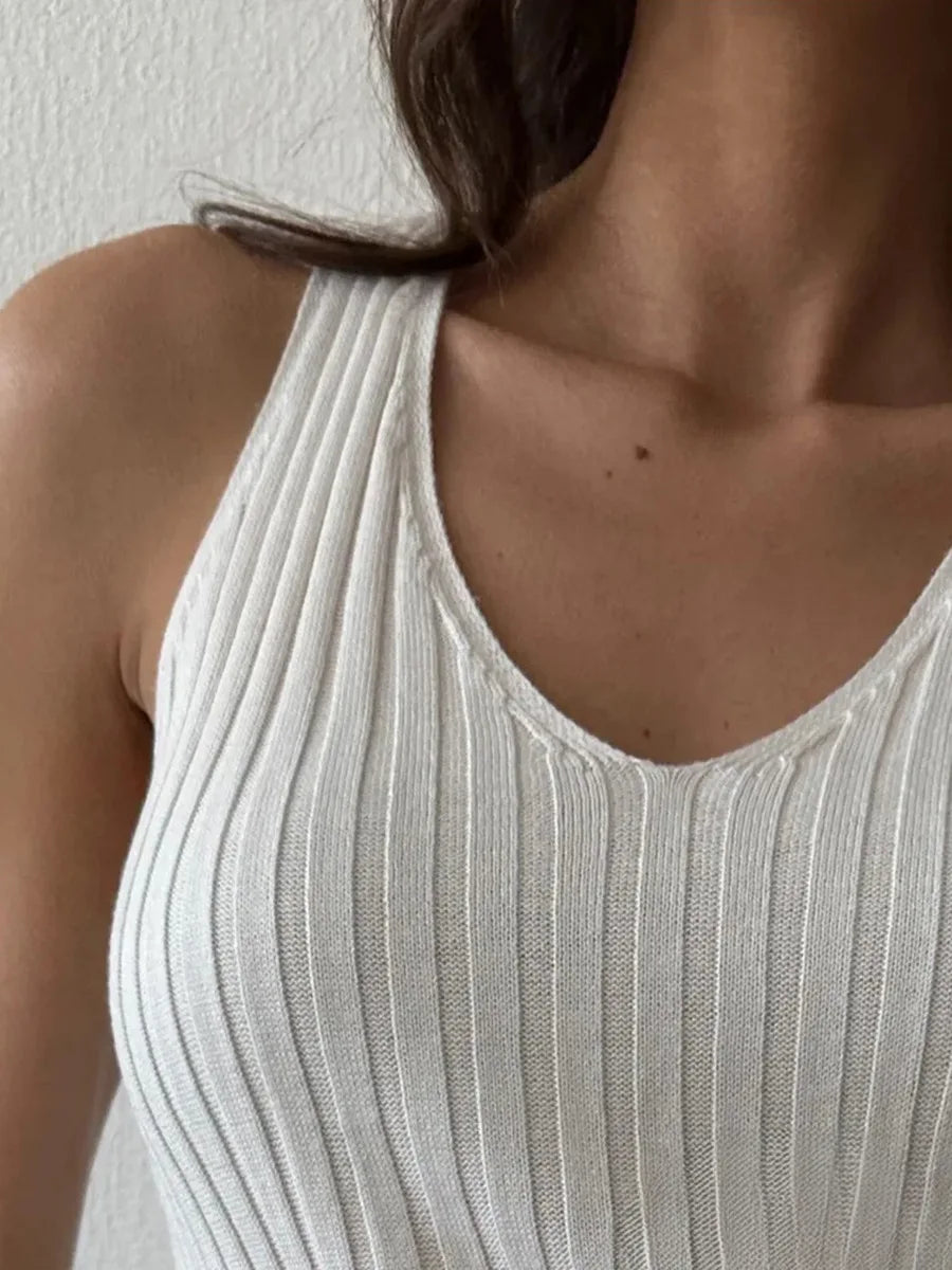 Vestido largo acanalado con escote en V